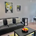 Elegant Apartment In City Centre